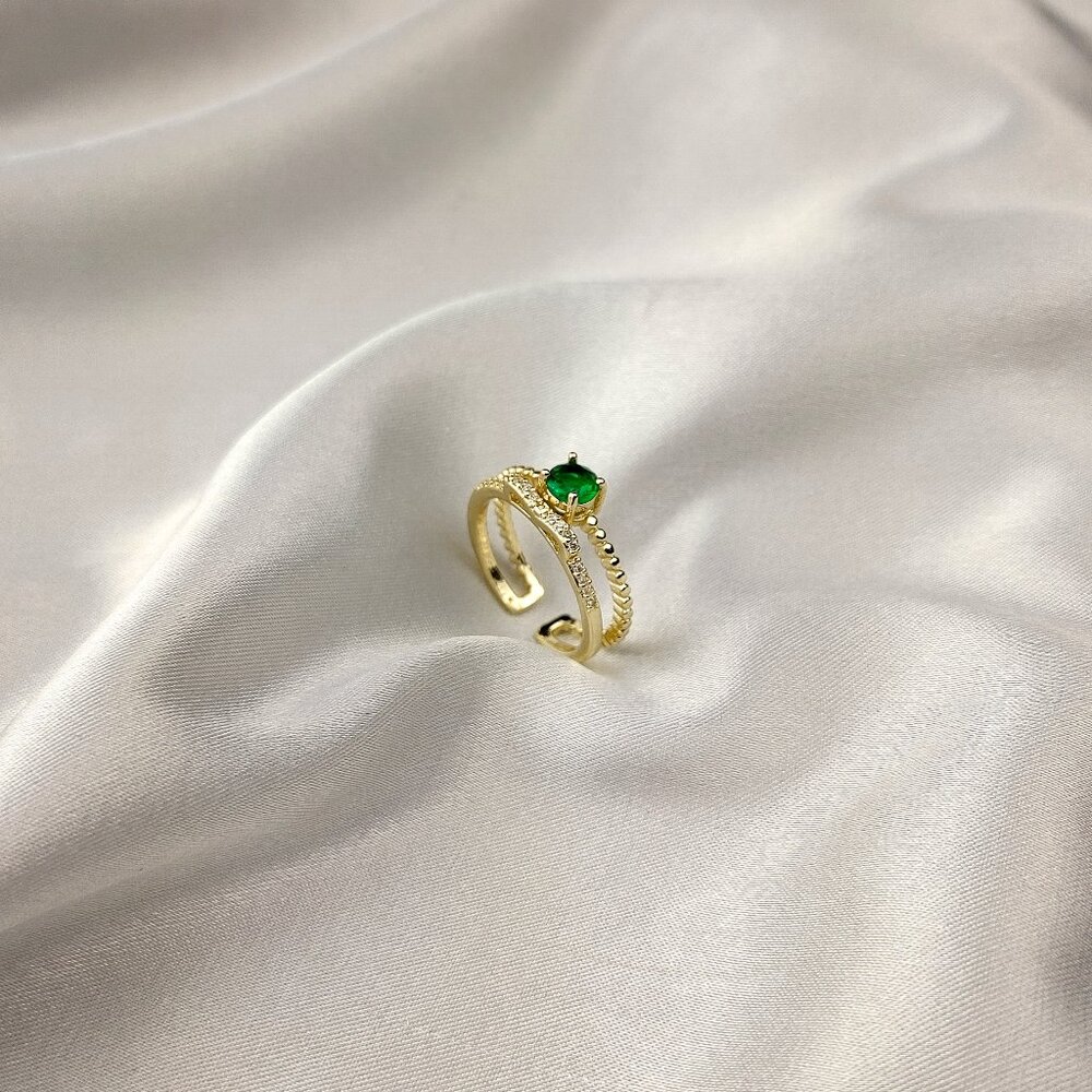 Gold and Emerald Elegance Ring